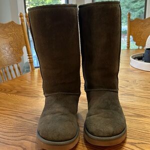 Ugg Classic Tall Boot size 8